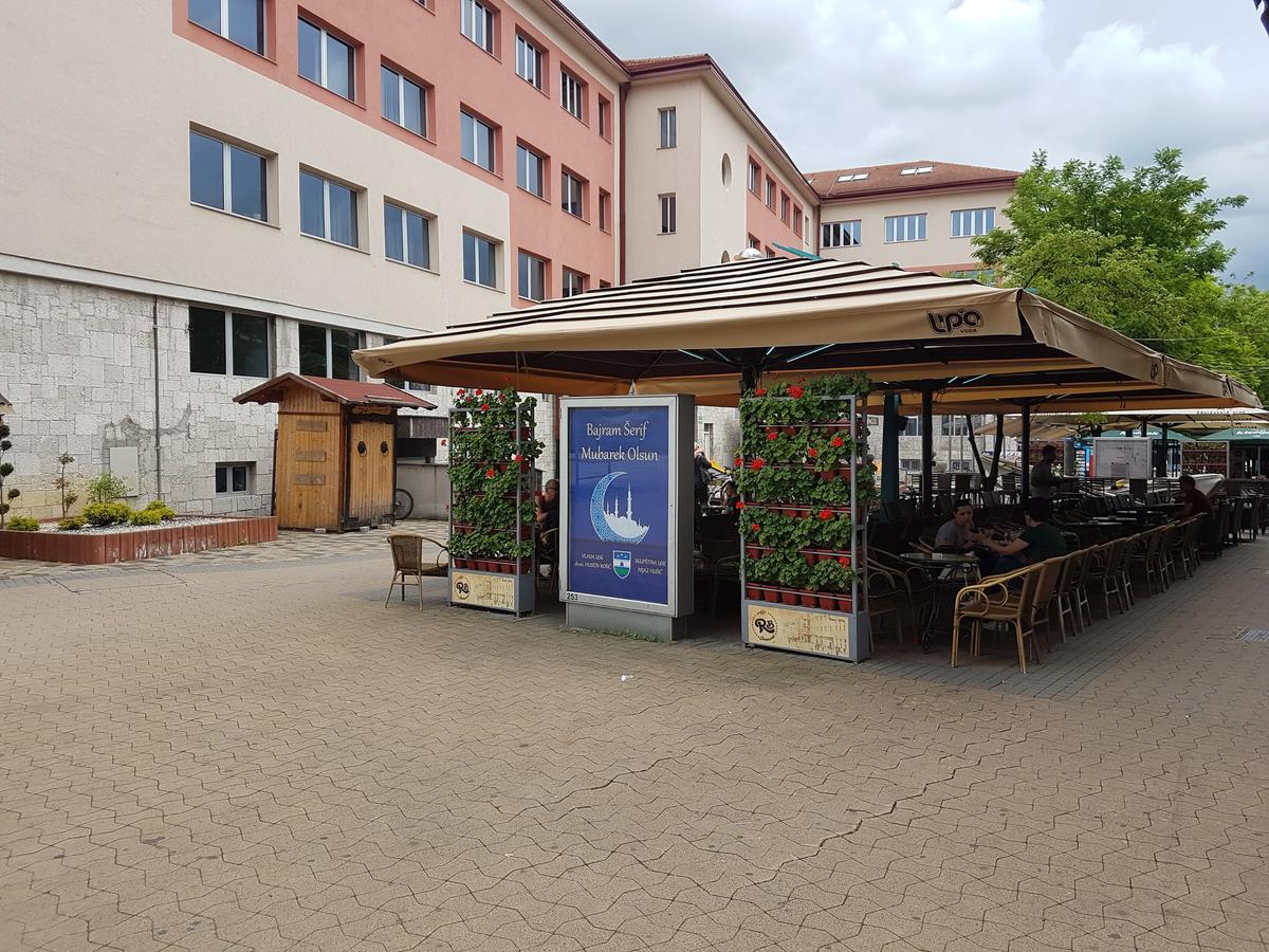 Roses Apartment Bihac Luaran gambar